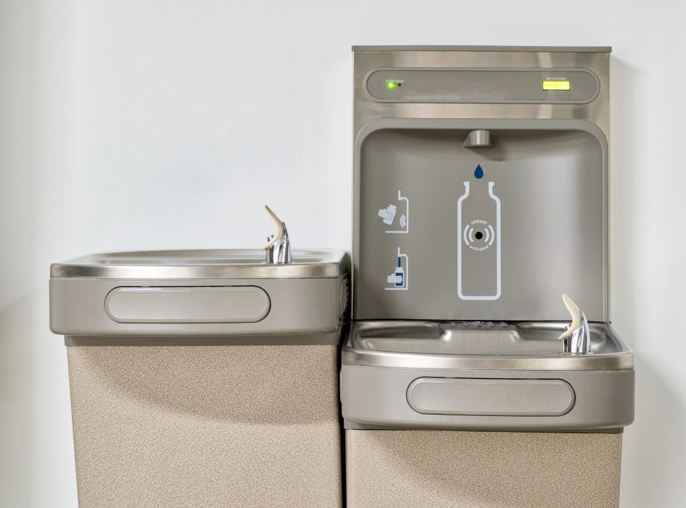 A drinking water fountain