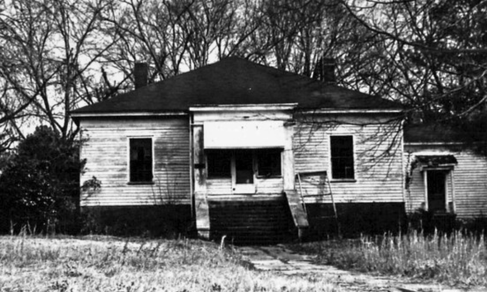 Pebble Hill in disrepair in the 1970s