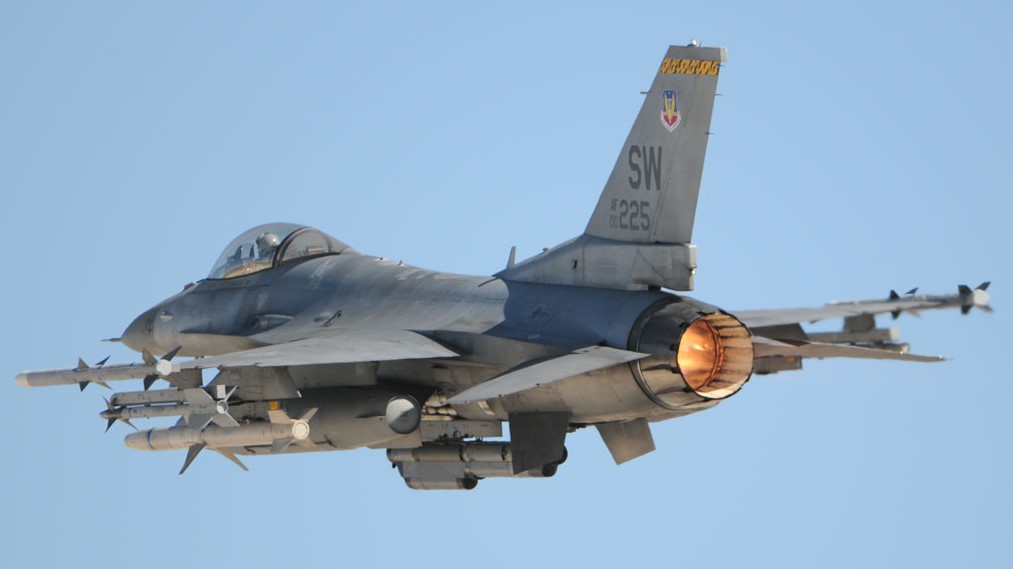 Bottomlee taking off in an F-16 from the Nellis Air Force Base in Las Vegas